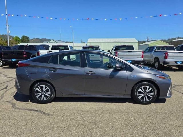 Photo of 2018 Magnetic Gray Metallic Toyota Prius Prime