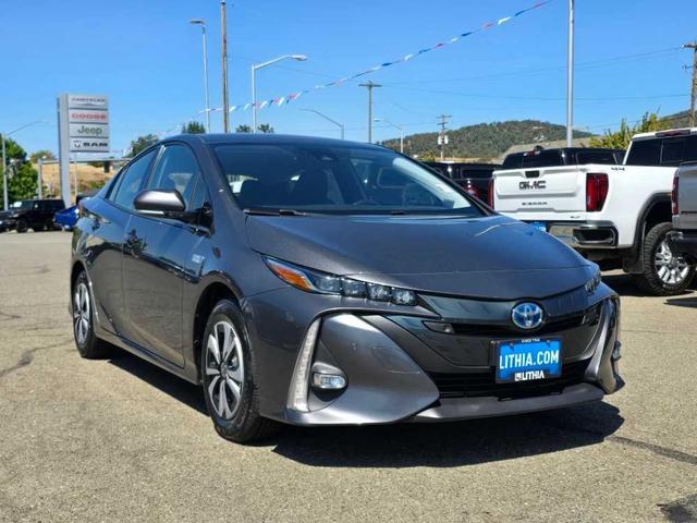 Photo of 2018 Magnetic Gray Metallic Toyota Prius Prime
