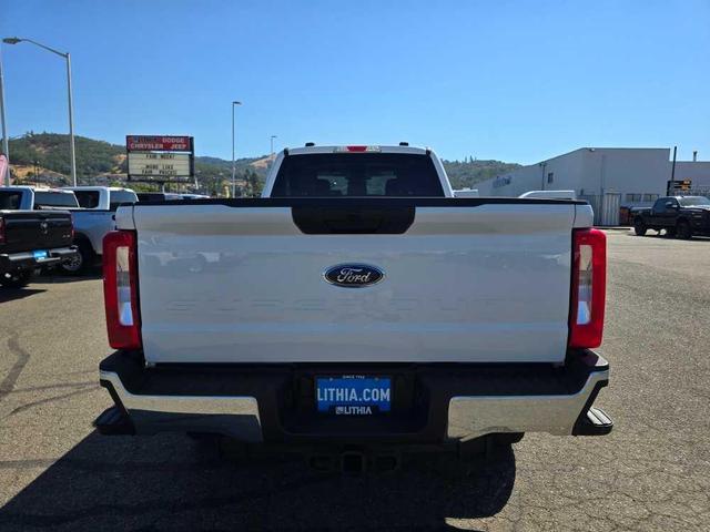 Photo of 2023 Oxford White Ford F-350