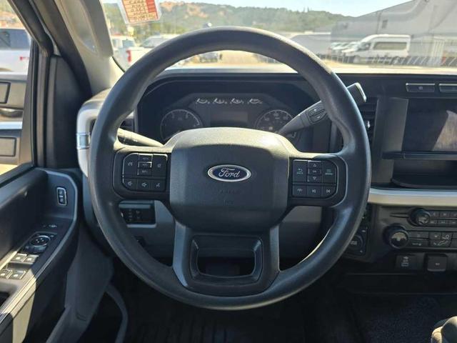 Photo of 2023 Oxford White Ford F-350