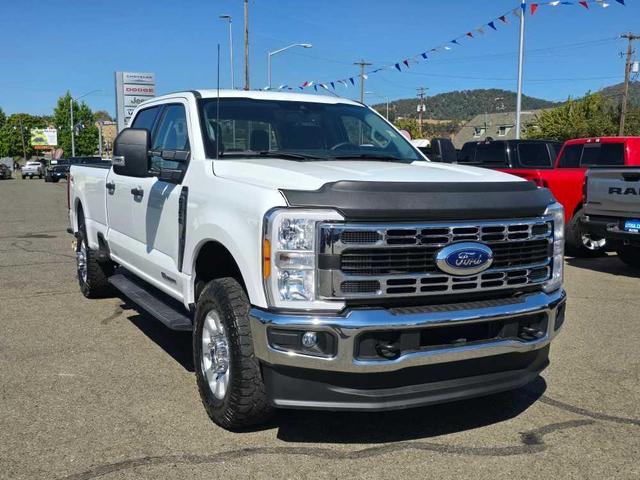 Photo of 2023 Oxford White Ford F-350