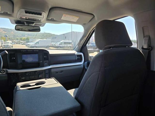 Photo of 2023 Oxford White Ford F-350