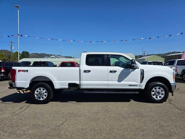 Photo of 2023 Oxford White Ford F-350