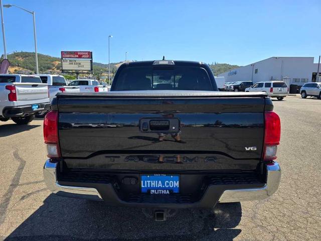 Photo of 2019 Midnight Black Metallic Toyota Tacoma