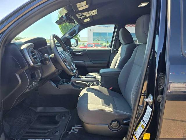 Photo of 2019 Midnight Black Metallic Toyota Tacoma