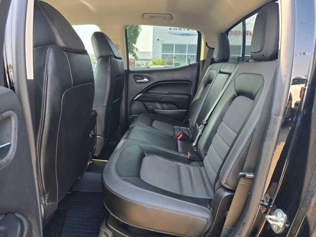Photo of 2022 Onyx Black GMC Canyon