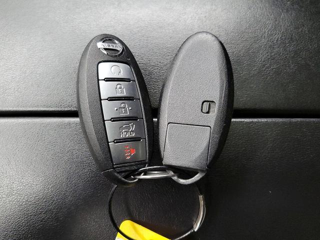 Photo of 2021 Silver Nissan Rogue