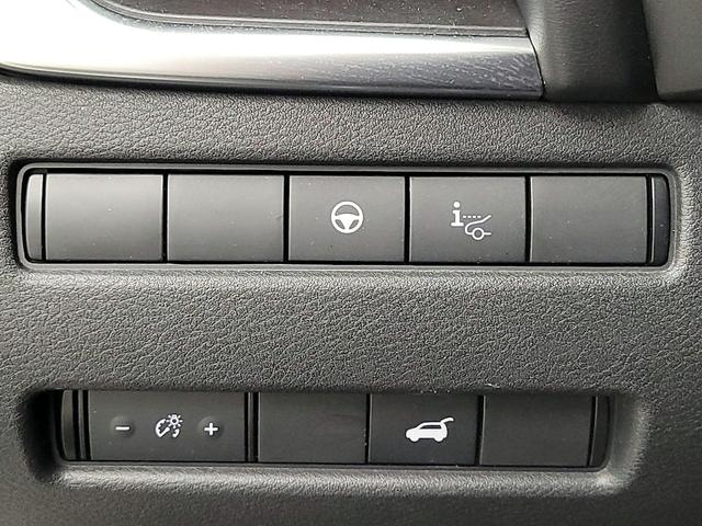 Photo of 2021 Silver Nissan Rogue
