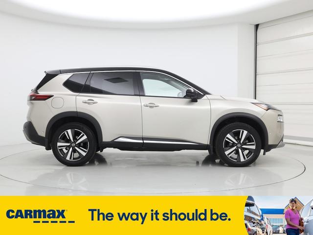 Photo of 2021 Silver Nissan Rogue