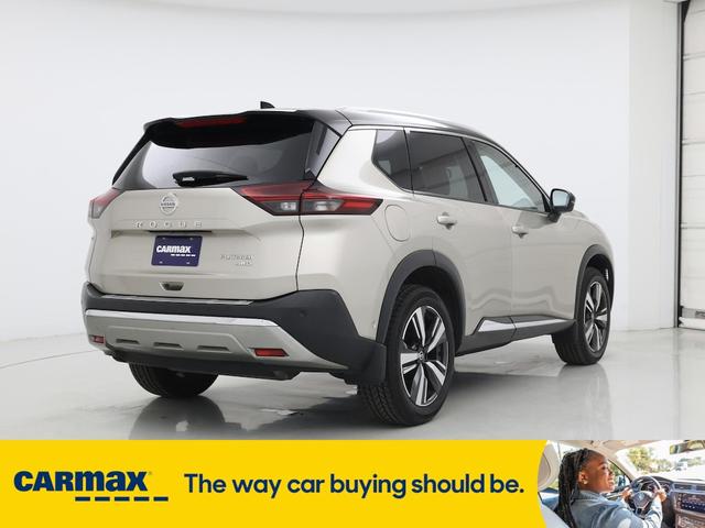 Photo of 2021 Silver Nissan Rogue