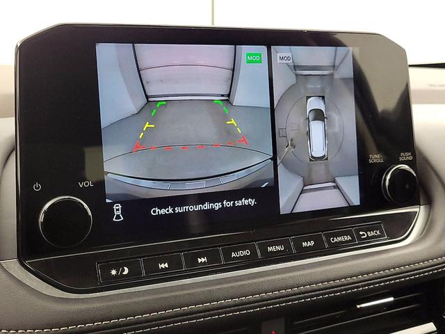 Photo of 2021 Silver Nissan Rogue