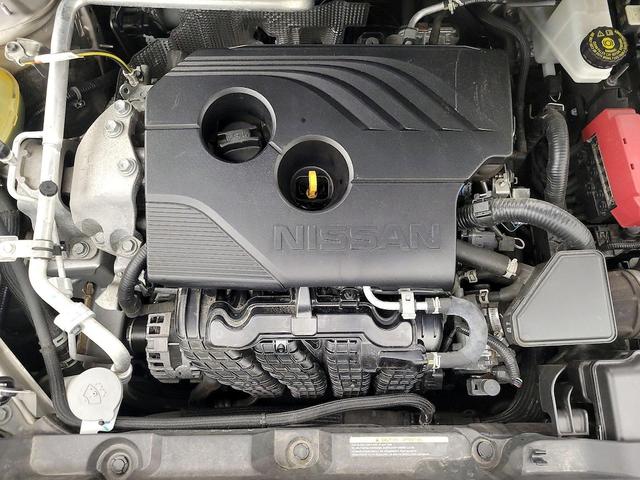 Photo of 2021 Silver Nissan Rogue