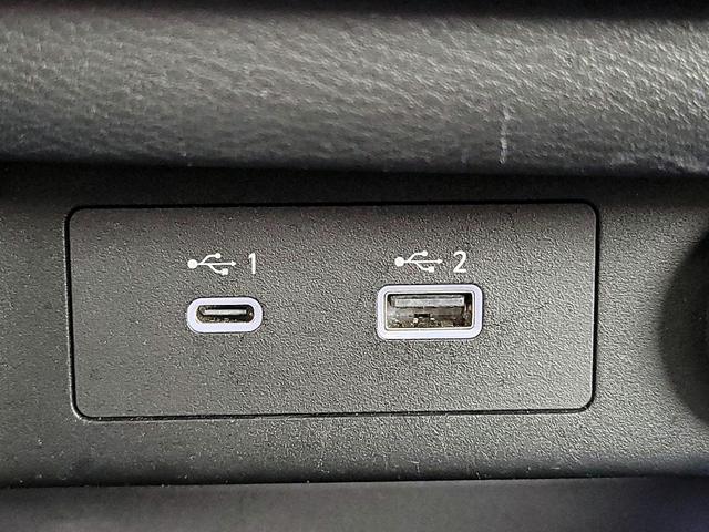 Photo of 2021 Silver Nissan Rogue