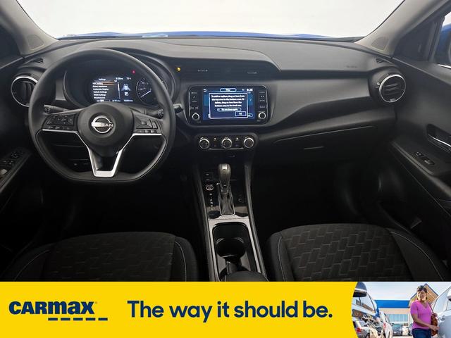 Photo of 2024 Blue Nissan Kicks