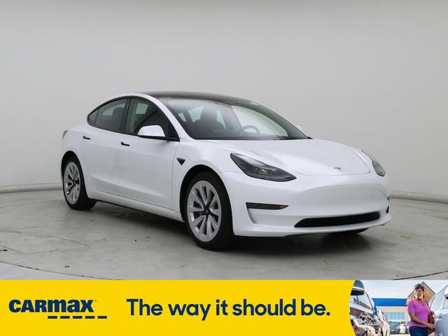 Photo of 2023 White Tesla Model 3