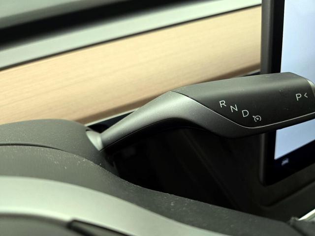 Photo of 2023 White Tesla Model 3