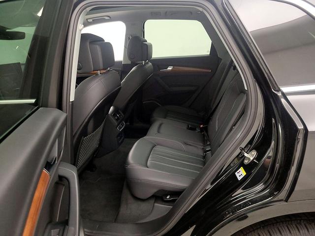 Photo of 2023 Gray Audi Q5