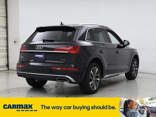 Photo of 2023 Gray Audi Q5
