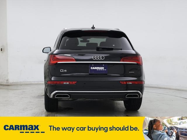 Photo of 2023 Gray Audi Q5