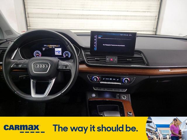 Photo of 2023 Gray Audi Q5