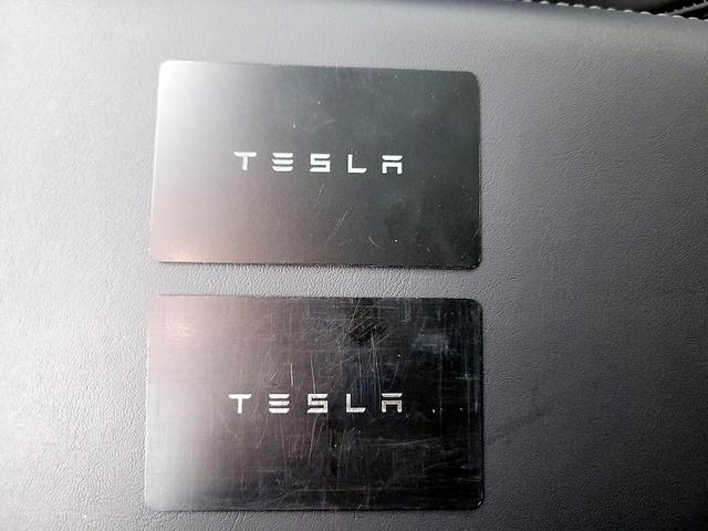 Photo of 2023 White Tesla Model 3