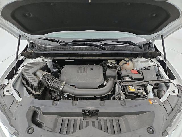 Photo of 2022 White Chevrolet Blazer