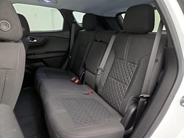 Photo of 2022 White Chevrolet Blazer