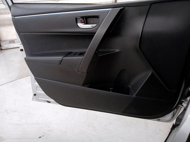 Photo of 2016 Silver Toyota Corolla