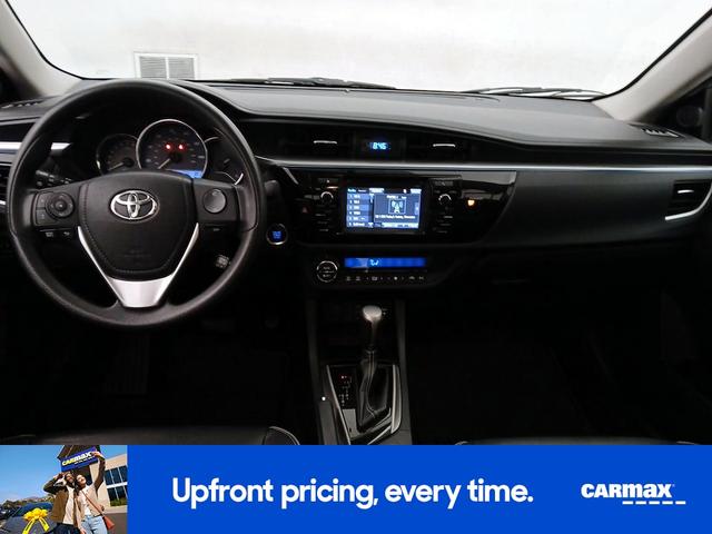 Photo of 2016 Silver Toyota Corolla