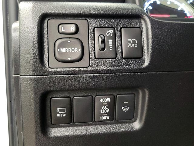 Photo of 2023 White Toyota 4Runner