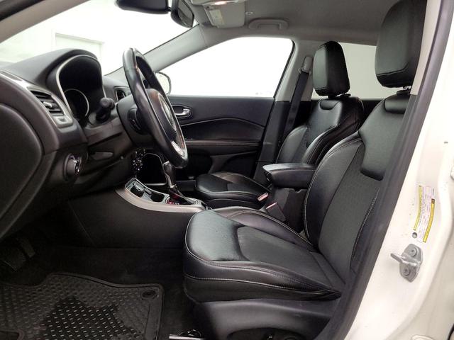 Photo of 2018 White Jeep Compass