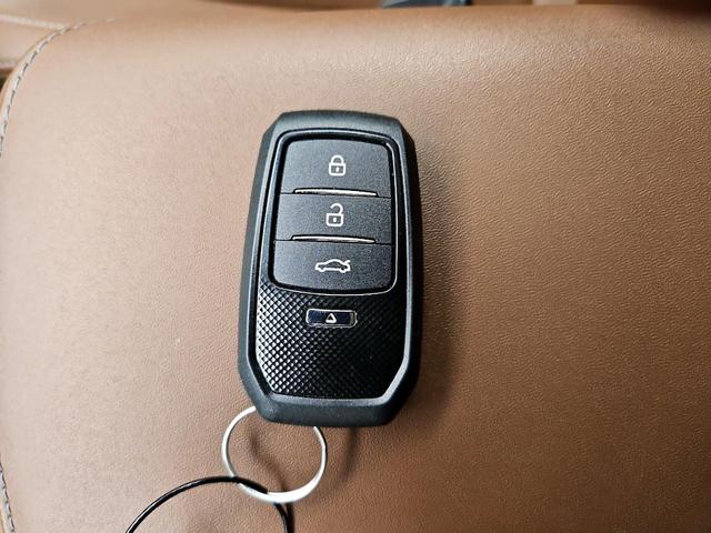 Photo of 2021 Gray Subaru Outback