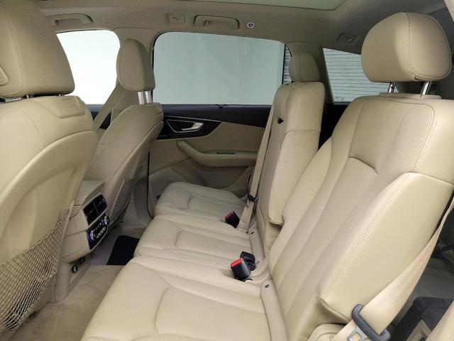 Photo of 2019 White Audi Q7