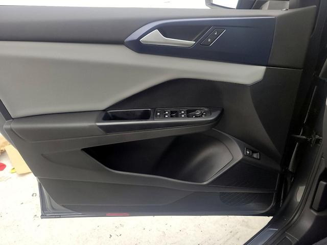 Photo of 2022 Silver Volkswagen Taos