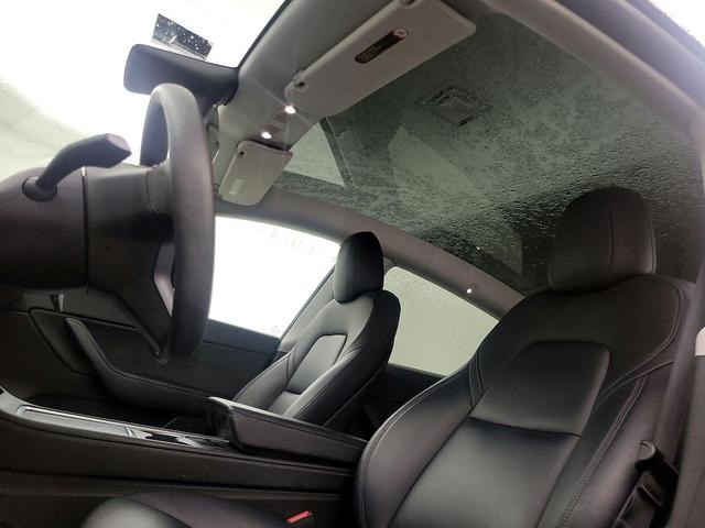 Photo of 2021 Gray Tesla Model Y