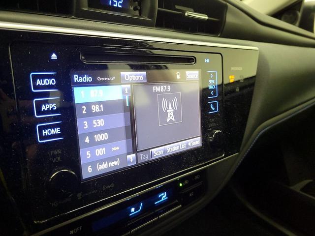 Photo of 2017 Silver Toyota Corolla