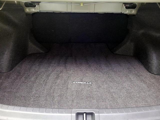 Photo of 2017 Silver Toyota Corolla