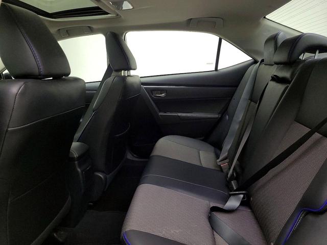 Photo of 2017 Silver Toyota Corolla
