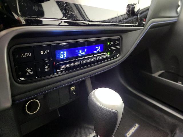 Photo of 2017 Silver Toyota Corolla