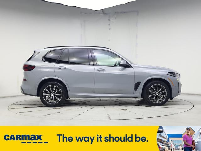 Photo of 2024 Gray BMW X5