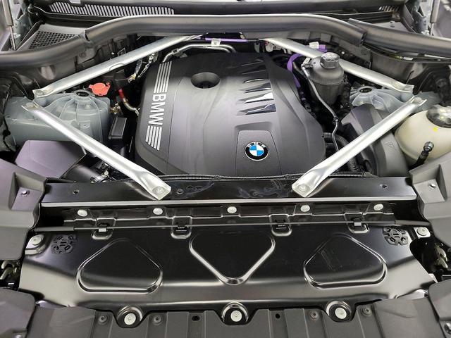 Photo of 2024 Gray BMW X5