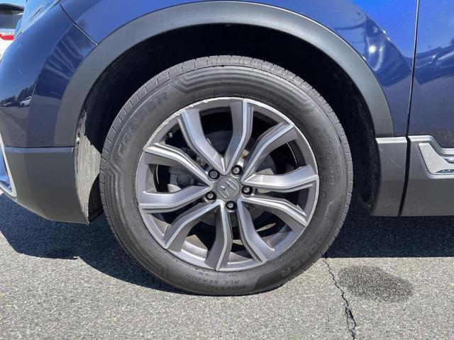 Photo of 2022 Obsidian Blue Pearl Honda CR-V