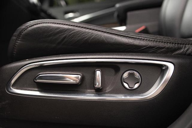 Photo of 2020 Majestic Black Pearl Acura MDX