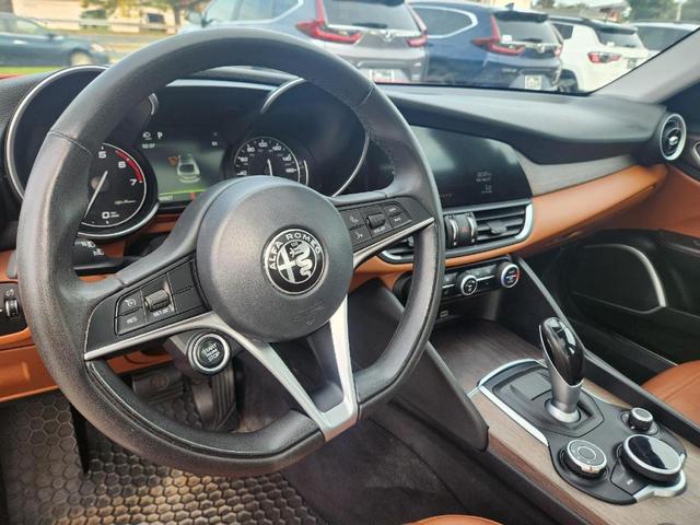 Photo of 2017 Rosso Alfa Alfa Romeo Giulia