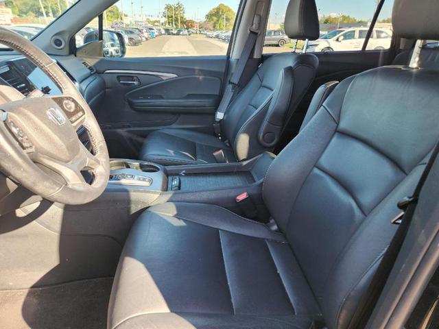 Photo of 2022 Crystal Black Pearl Honda Pilot