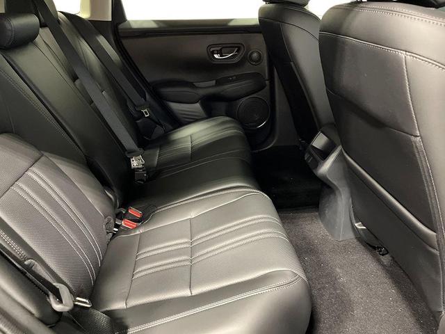 Photo of 2026 Platinum White Pearl Honda HR-V