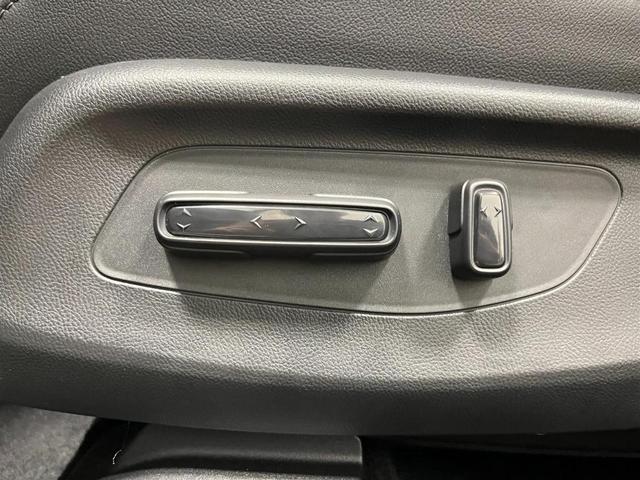 Photo of 2026 Platinum White Pearl Honda HR-V