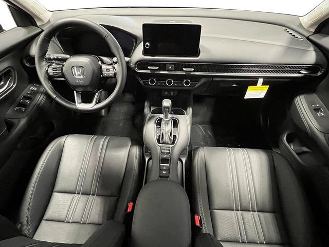 Photo of 2026 Platinum White Pearl Honda HR-V
