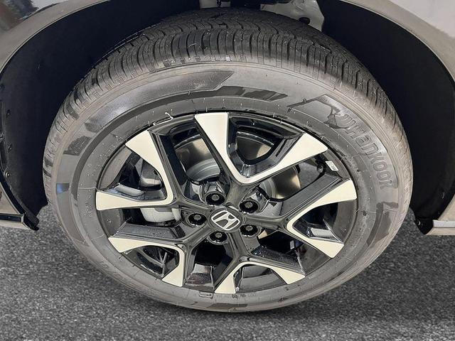 Photo of 2026 Platinum White Pearl Honda HR-V