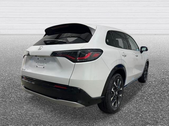 Photo of 2026 Platinum White Pearl Honda HR-V